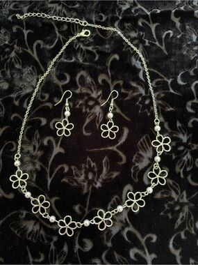 Silver Floral Chain Necklace with Matching Drop Earrings - Silver Flower Set